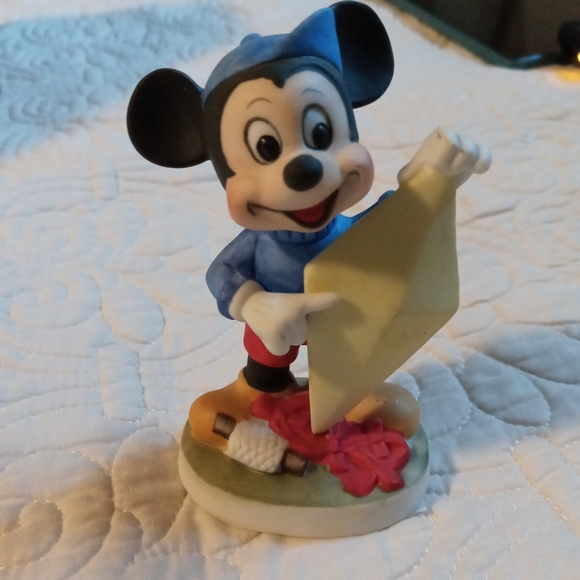 Mickey Mouse Kite Flyer Vintage Porcelain Figurine - Walt Disney Productions - Picture 2 of 7